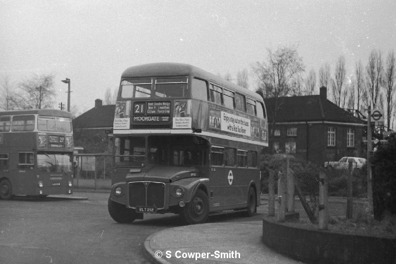 BW10,13, RM0212, 21, Moorgate Finsbury Square, Eltham Well Hall Stn, 011977.JPG