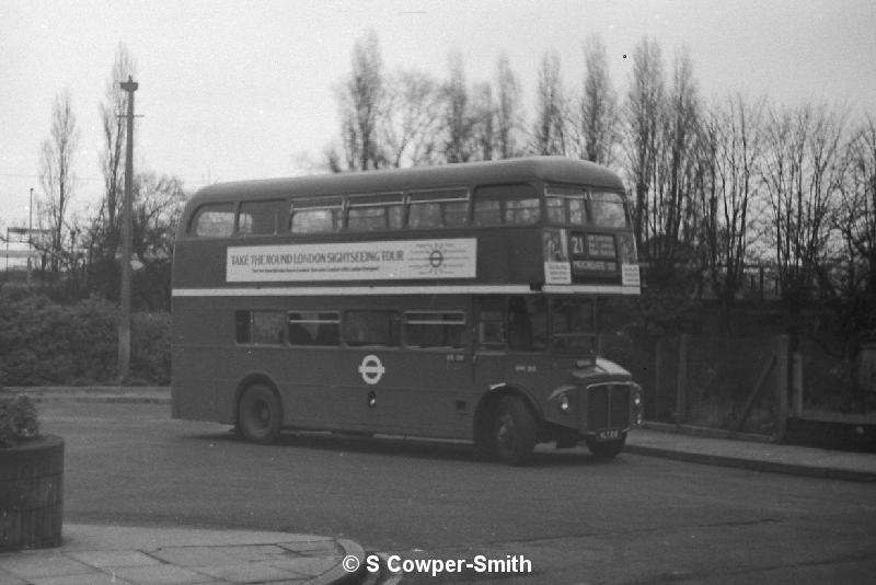 BW10,14, RM0212, 21, Moorgate Finsbury Square, Eltham Well Hall Stn, 011977.JPG