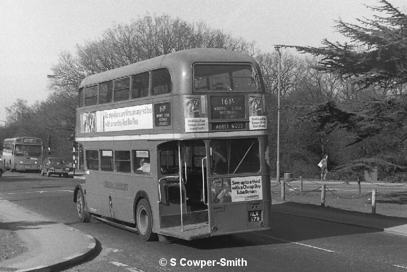 BW11,15,RT0192,161A,Abbey Wood,Chis War Mem Showing Upp Case Side AND Rear Blind,021977.JPG