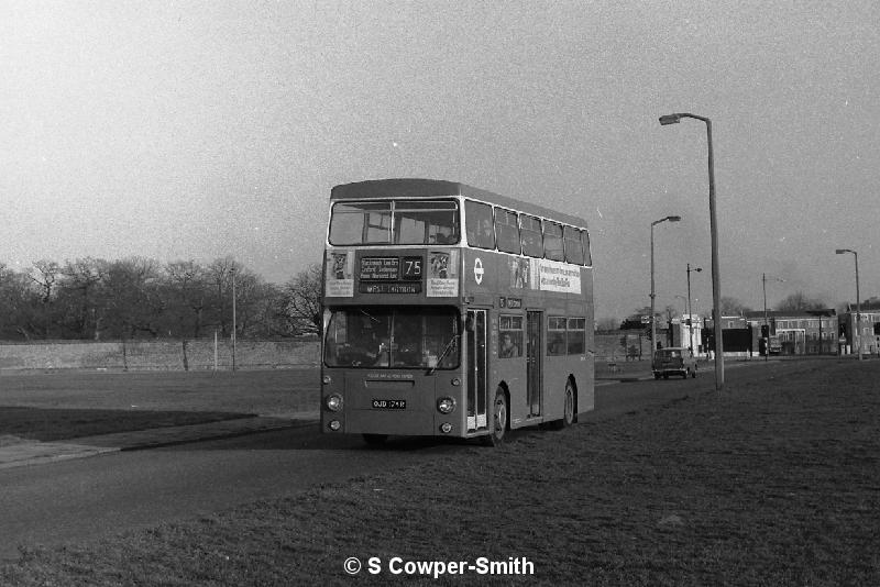 BW11,30,DMS2174,75,West Croydon,Blackheath,021977.JPG