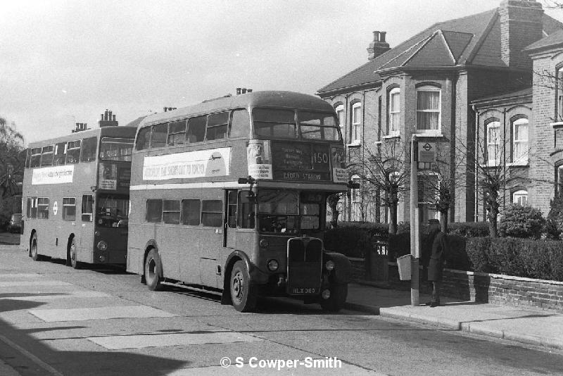 BW12,11,RT563,150,Ilford Station,Ilford Stn,021977.JPG