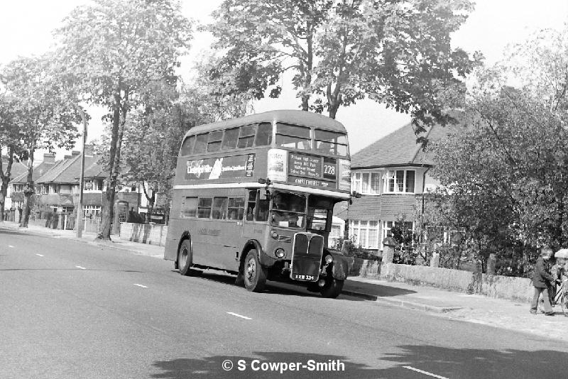 BW17,10,RT1688,228,CHISLEHURST GORDON ARMS, AVERY HILL RD,20051977 - Copy.JPG