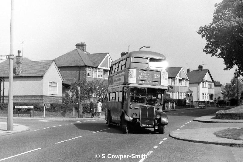 BW17,15,RT4641,229,ORPINGTON STATION, HURST RD,20051977 - Copy.JPG