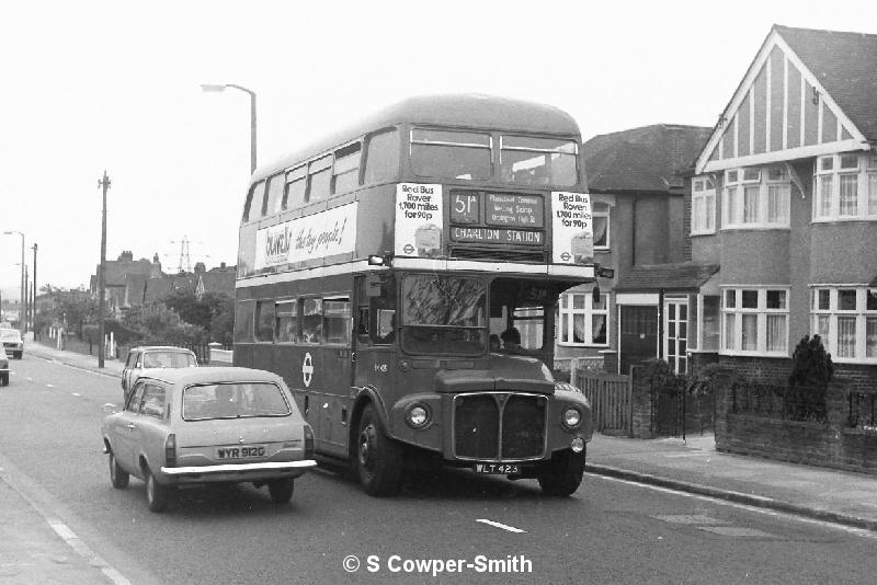 BW17,37,RM0423,51A,CHARLTON STATION, BLACKFEN,20051977.JPG