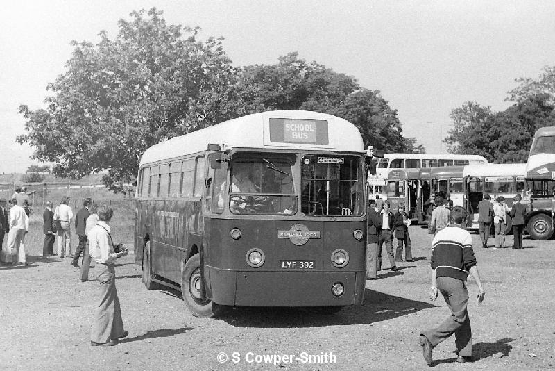 BW19,18,RF041,,,HILLINGDON BUS GATHERING,071977.JPG