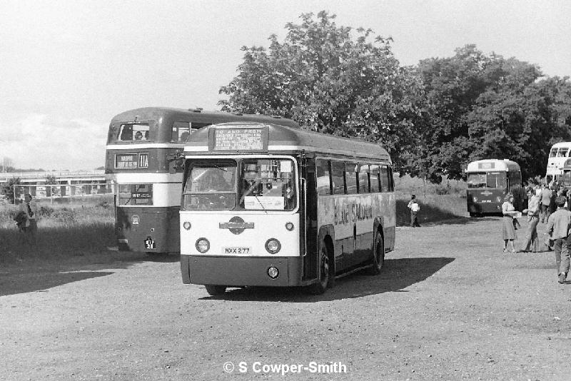 BW19,21,RF389,,,HILLINGDON BUS GATHERING,071977.JPG