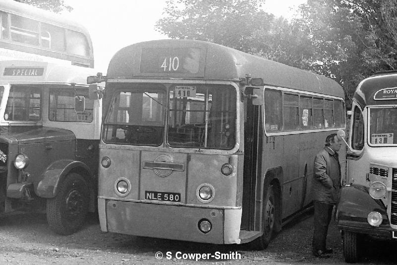 BW19,25,RF580,,,HILLINGDON BUS GATHERING,071977.JPG