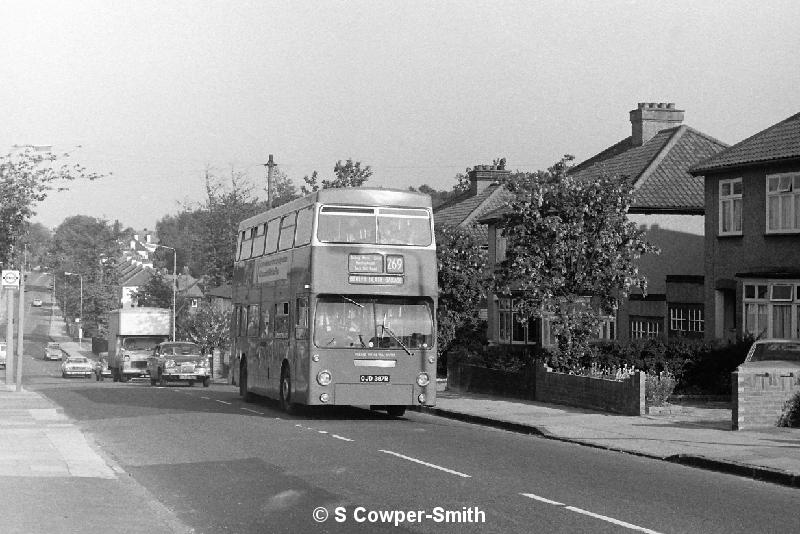 BW20,20,DMS2387,269,BEXLEY HEATH GARAGE,BRIDGEN RD,JUNE 1977.JPG