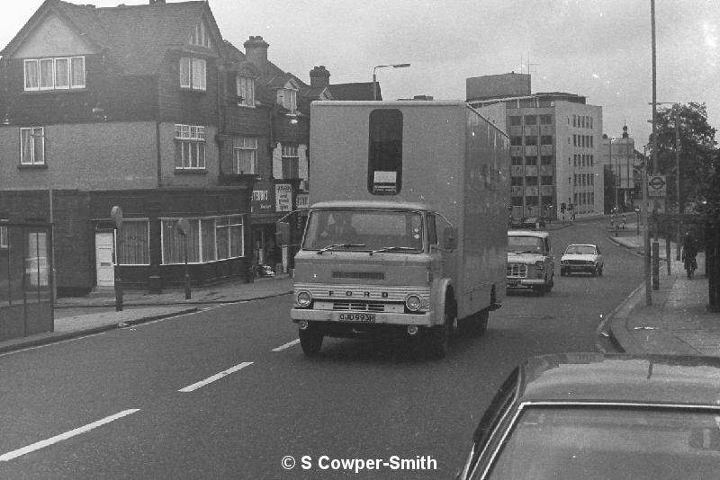 BW20,36,1993F,,Ford D1010 5-ton Uniform Issue Box Truck,CATFORD BRIDGE,JUNE 1977.JPG