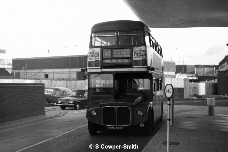 BW22,32,RML2637,140,MILL HILL BDY STN,HEATHROW,JAN1978.JPG