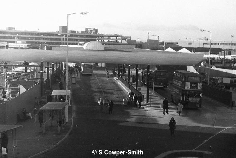 BW22,38,,,,HEATHROW BUS STATION,JAN 1978.JPG