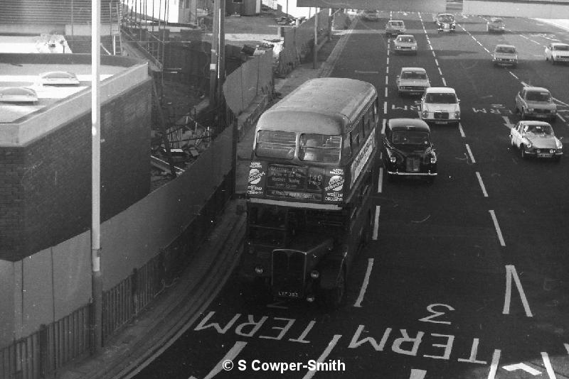 BW22,41,RT2628,140,HEATHROW AIRPORT CENTRAL,HEATHROW,JAN 1978.JPG