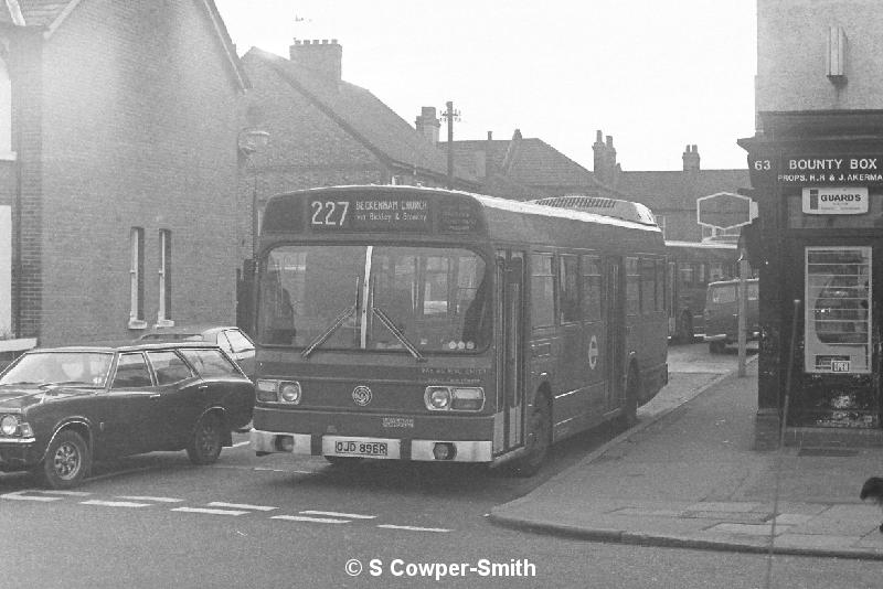 BW23,01,LS096,227,BECKENHAM CHURCH,CHISLEHURST GORDON ARMS,JAN 78.JPG