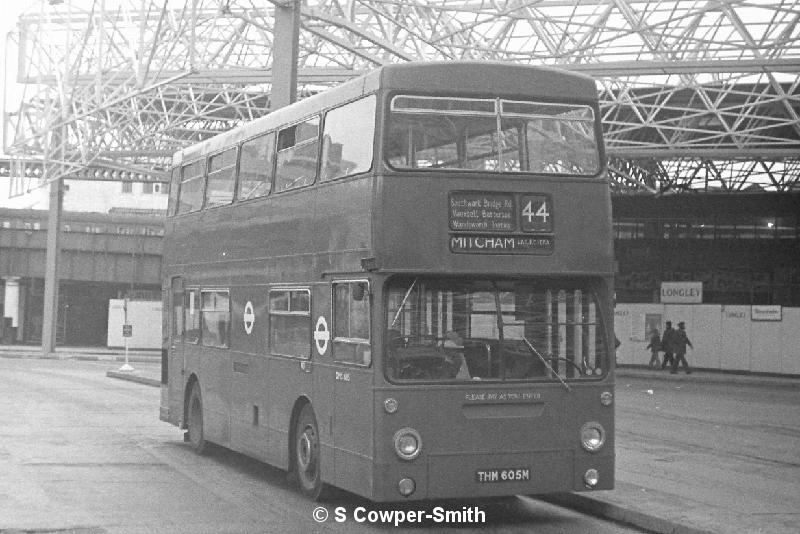 BW23,07,DMS1605,44,MITCHAM CRICKETERS,LONDON BRIDGE,JAN 78.JPG