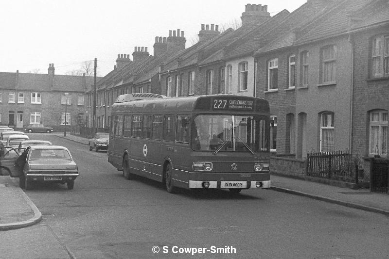 BW23,33,LS069,227,CHISLEHURST GORDON ARMS,CHISLEHURST GORDON ARMS,JAN 78.JPG