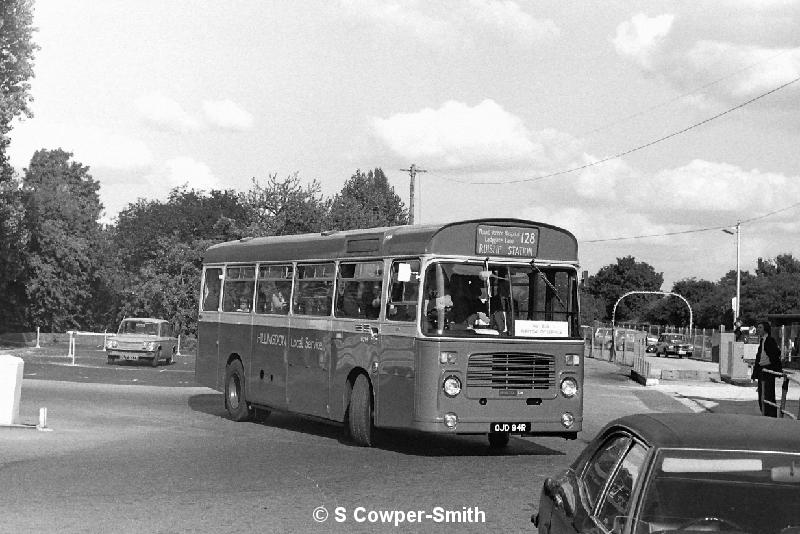 BW25,07,BL094,128,Ruislip Station,Ruislip Stn,Sept 1977.JPG