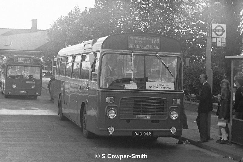 BW25,08,BL094,128,Rickmansworth Stn,Ruislip Stn,Sept 1977.JPG