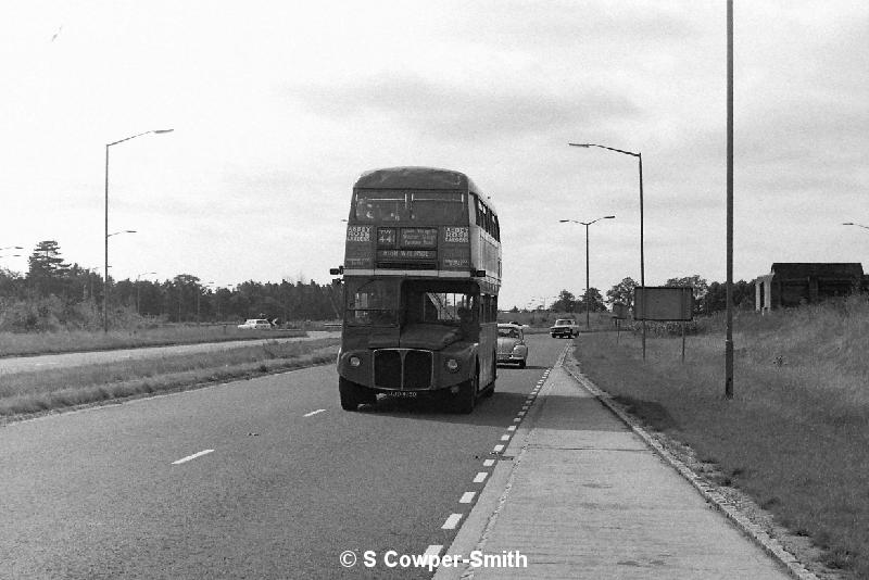 BW25,13,RML2415,441,High Wycombe,Ruislip,Sept 1977.JPG