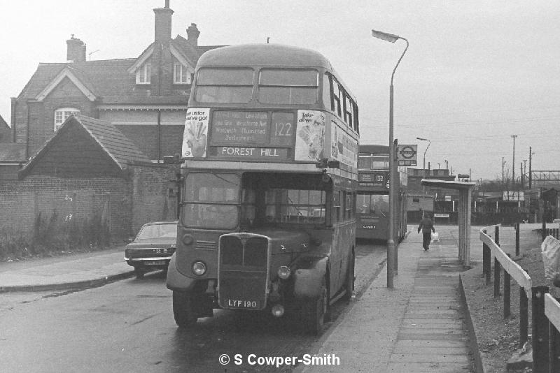 BW26,08,RT2541,122,FOREST HILL,SLADE GREEN STATION,Feb-78.JPG