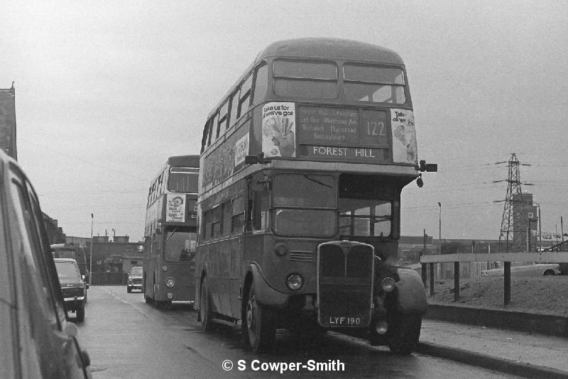 BW26,10,RT2541,122,FOREST HILL,SLADE GREEN STATION,Feb-78.JPG