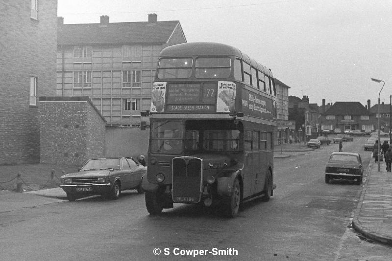 BW26,12,RT0379,122,SLADE GREEN STATION,SLADE GREEN STATION,Feb-78.JPG