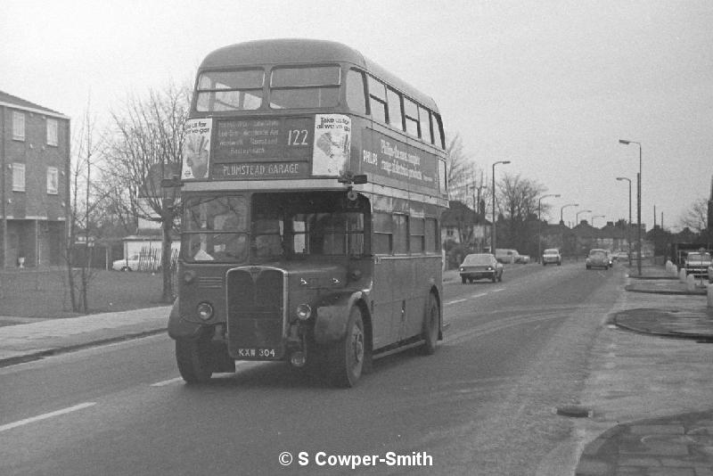 BW26,13,RT1658,122,PLUMSTEAD GARAGE,BEXLEYHEATH GARAGE,Feb-78.JPG