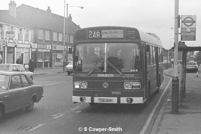 BW26,22,LS130,248,UPMINSTER PARK ESTATE VIA CRANHAM,HORNCHURCH GARAGE,260278.JPG