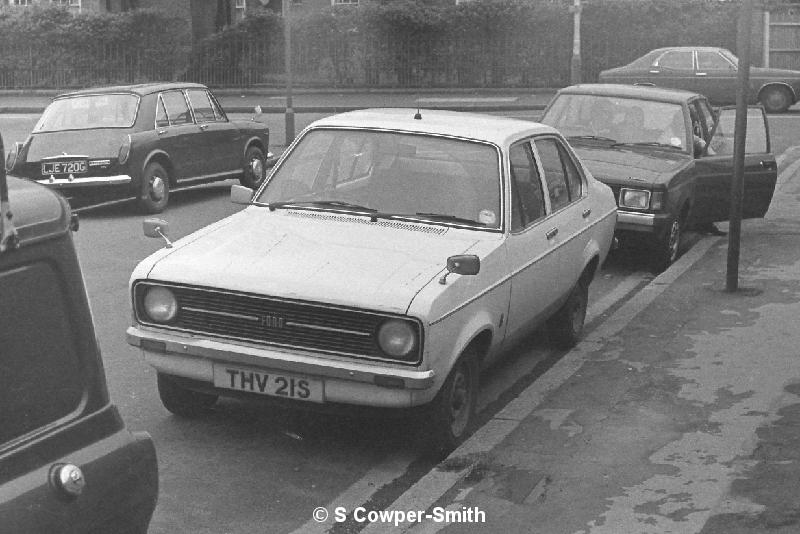 BW27,01,,,,FORD ESCORT SALOON CAR,Feb-78,.JPG