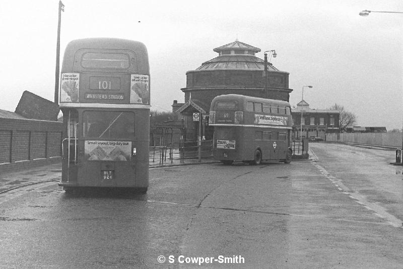 BW27,15,RM0924,101,WANSTEAD STATION,NORTH WOOLWICH,260278.JPG