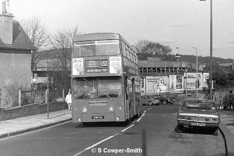 BW27,28,DMS0005,132,BEXLEYHEATH MARKET PLACE,ELTHAM WELL HALL BUS STN,Feb-78.JPG