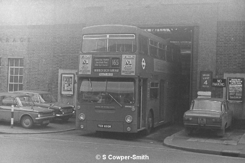 BW27,34,DMS0698,165,HORNCHURCH GARAGE,HORNCHURCH GARAGE,260278.JPG