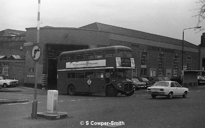 BW28,05,RM1836,47,Surrey Docks Stn,Bromley Garage,Mar 1978.jpg