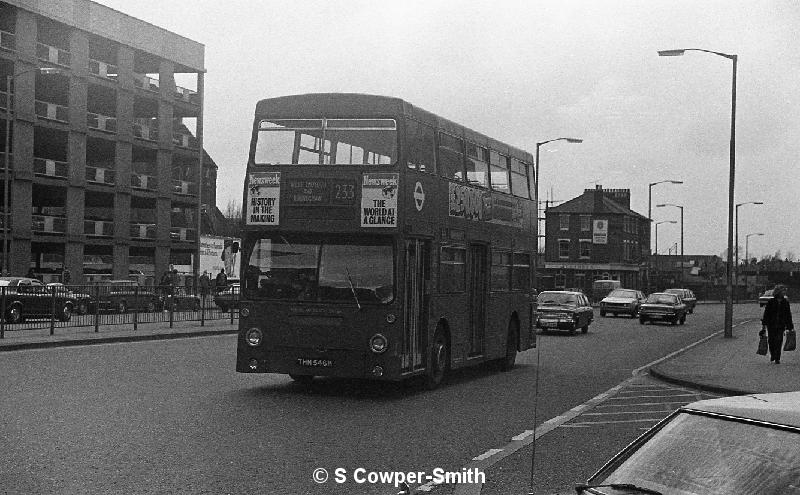 BW30,26,DMS1546,233,West Croydon and Roundshaw,Wellesley Rd Croydon,Mar 78.jpg