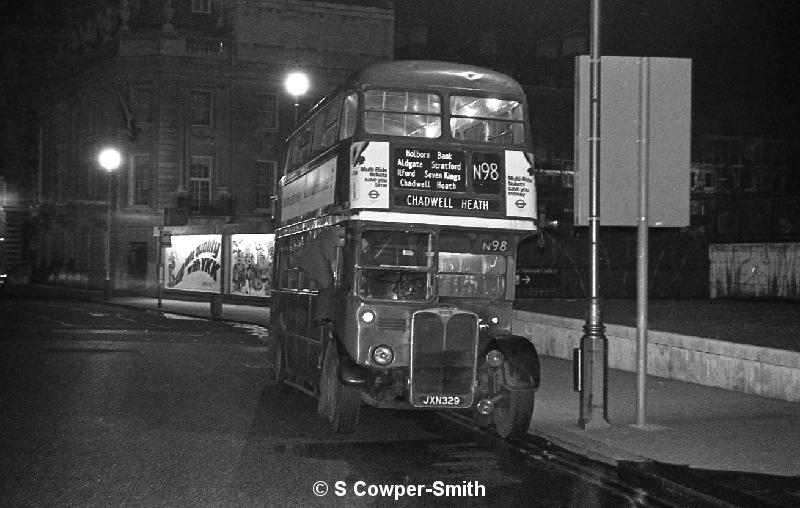 BW31,17,RT0939,N98,Chadwell Heath,Trafalgar Sq,Apr 78.jpg