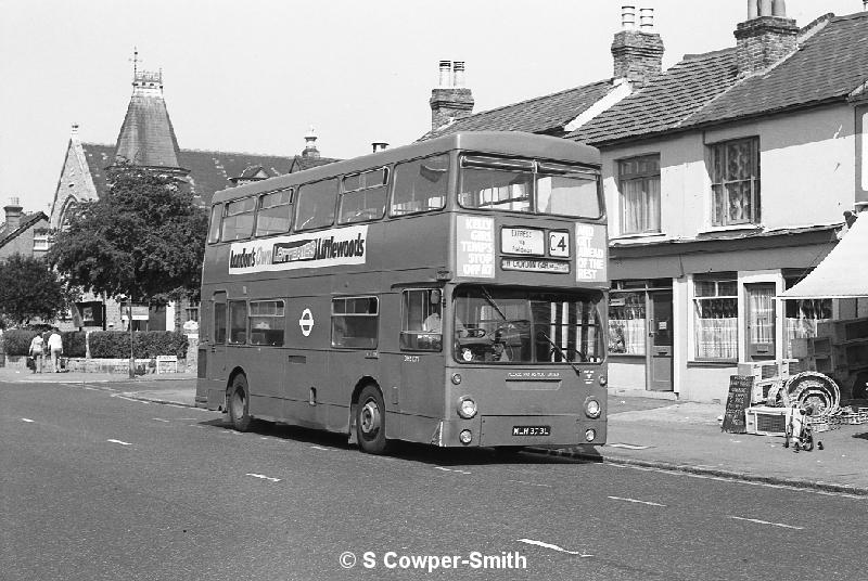 C4,BW52,33,DMS1373,C4,STH CROYDON GAR VIA WEST CROYDON,SOUTH CROYDON GARAGE,01081978.jpg