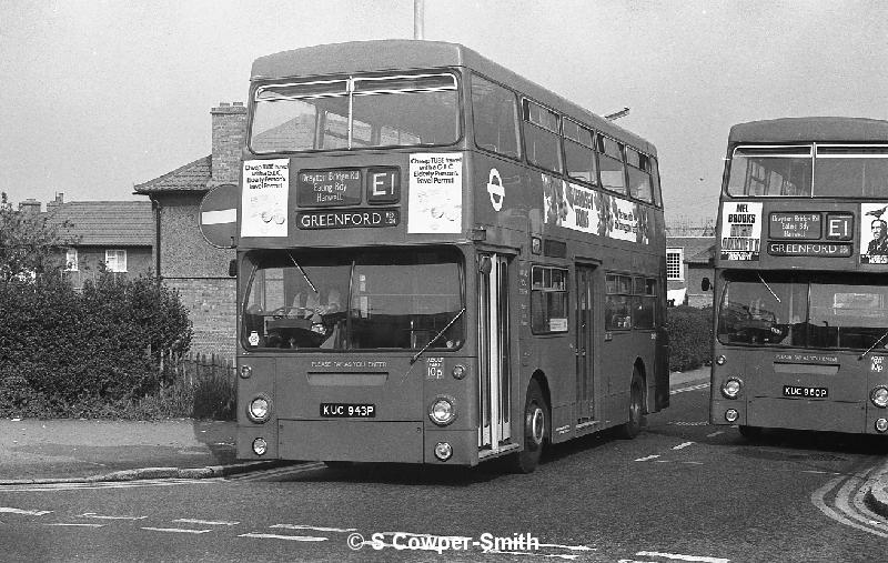 E1,BW39,16,DMS1943,E1,GREENFORD RED LION,OTTER RD GREENFORD,01051978.jpg