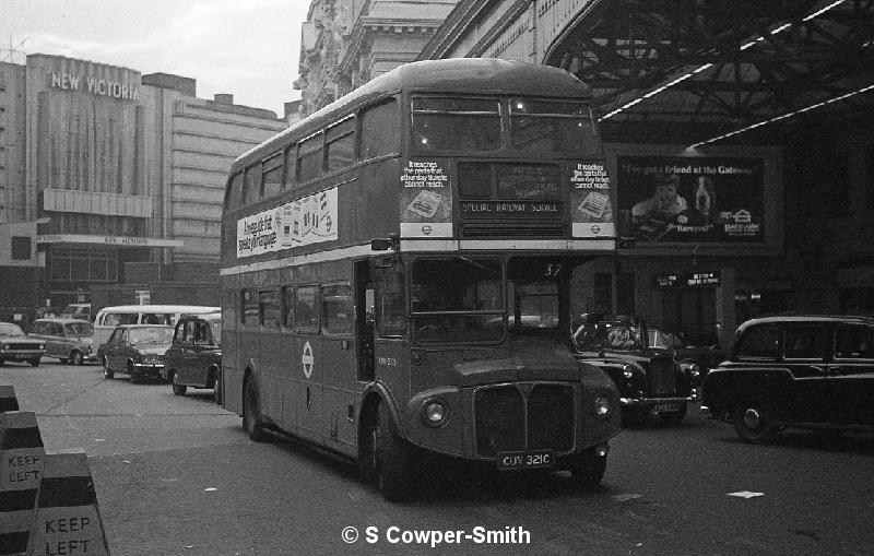 INTER,BW53,07,RML2321,INTER,INTER STATION NIGHT BUS,VICTORIA STN FORECOURT SW1,27081978.jpg