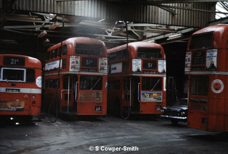 S01,34,VARIOUS RT'S SIDCUP GARAGE,041975.jpg