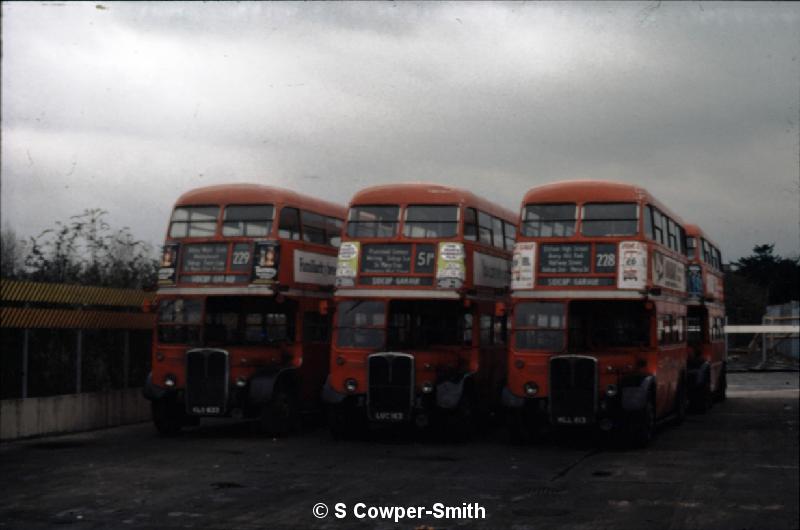 S01,35,VARIOUS RT'S SIDCUP GARAGE,041975.jpg