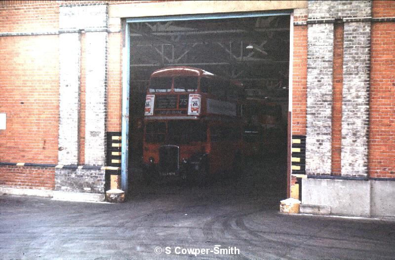 S06,23 RT3879 FNS TL GARAGE 1975 .jpg