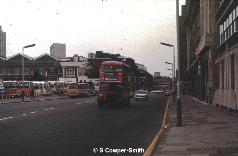 S07,06 RT4227 TRAINER WATERLOO RD JULY 1975.jpg