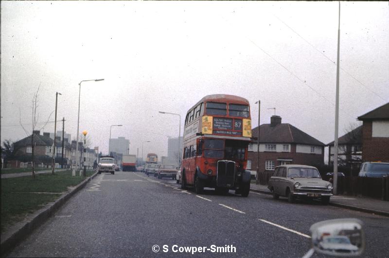 S07,13 RT2540 FOS DAGENHAM 87 HAROLD HILL DAGNAM PARK DRIVE101975.jpg