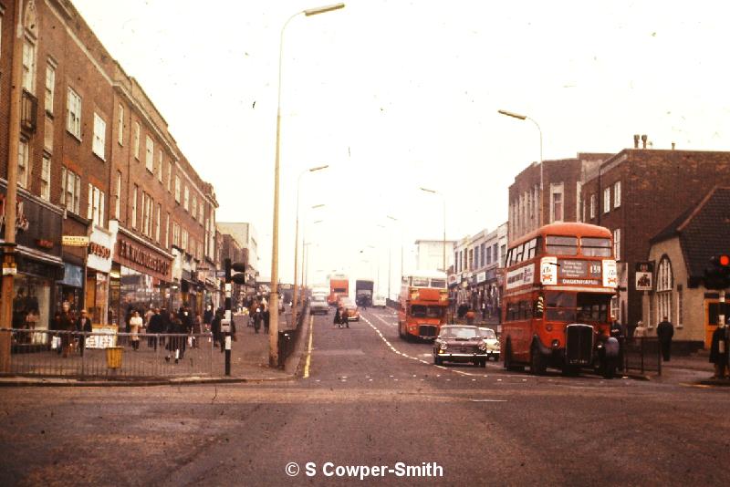 S07,13 RT2837 139 DAGENHAM NEW ROAD DAGENHAM 101975.JPG