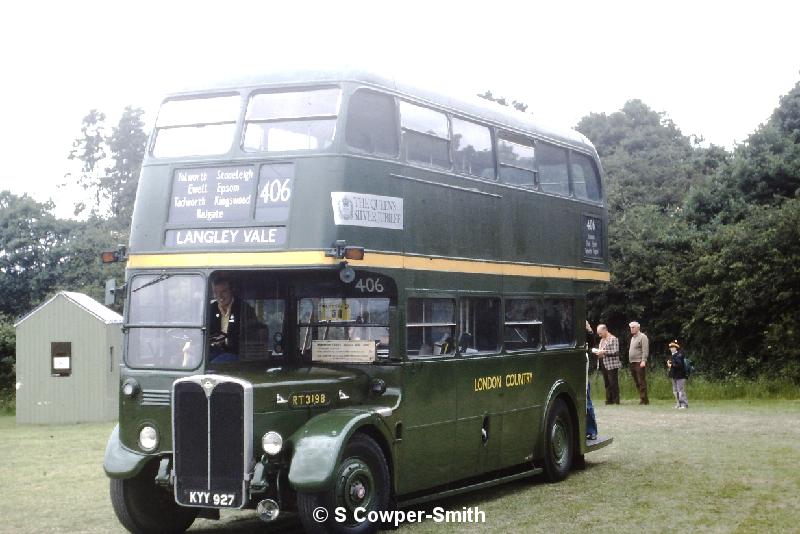 S21,19 RT3198 Hillingdon Show 1977.JPG