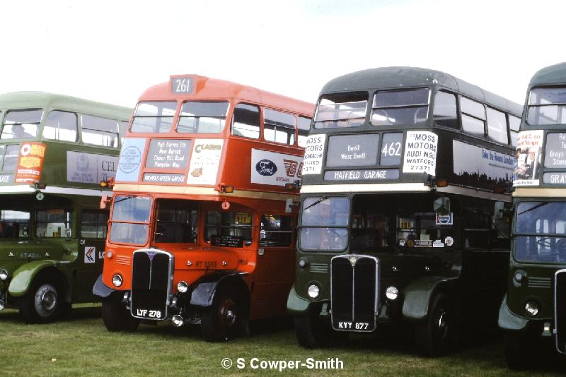 S21,33 RT2553 RT3148 HILLINGDON SHOW 1977.JPG