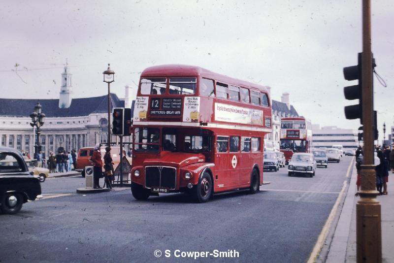 S24,34 RM1891 12 SHEPHERDS BUSH GRN WESTMINSTER BRIDGE 1977.JPG