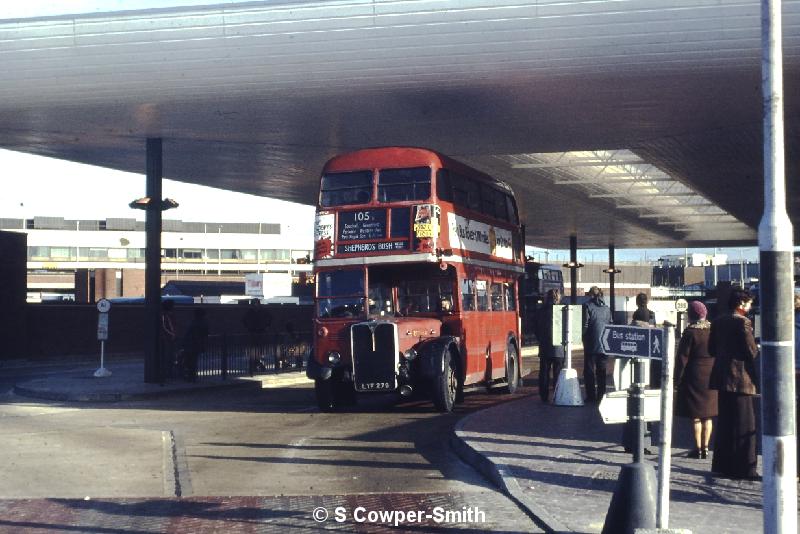 S25,31 RT2554 105 Shepherds Bush Wells Road Heathrow Bus Stn 101977.JPG