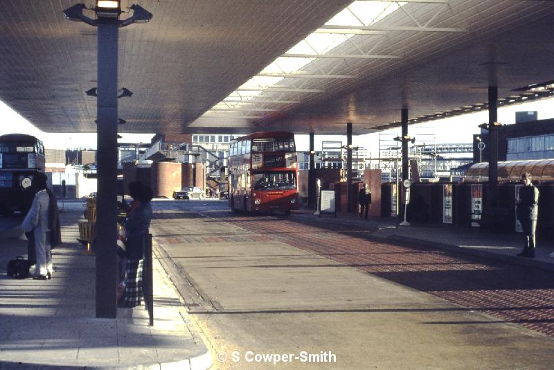 S25,32 DMS1347 223 Ruislip Station Heathrow Bus Stn 101977.JPG