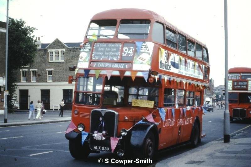 S27,10 RT0422 94 Catford Garage Catford Garage Last Day RT 25081978.JPG