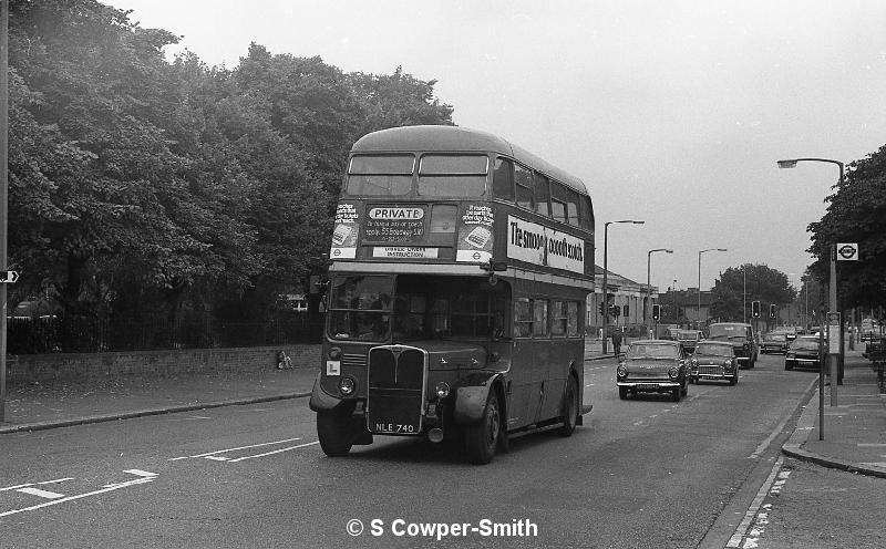 Trnr,BW57,17,RT2972,Trnr,,Barking,Aug 1978.jpg